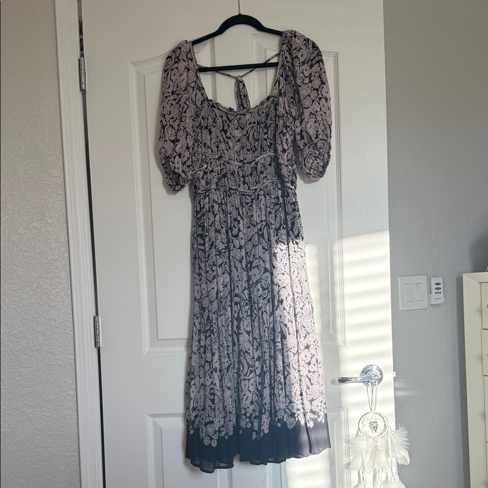 Puff-Sleeve Floral Midi Dress in Light Pink and Black